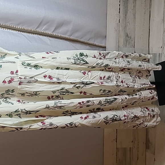 Lauren Conrad Disney collection Dress Size Small. - Picture 7 of 7